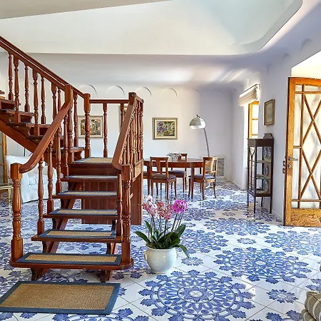 Szálloda Scalinatella 5*